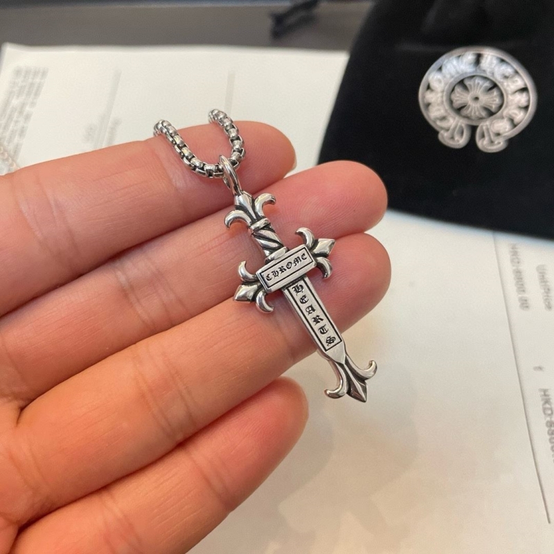 Ch**me He**ts necklaces